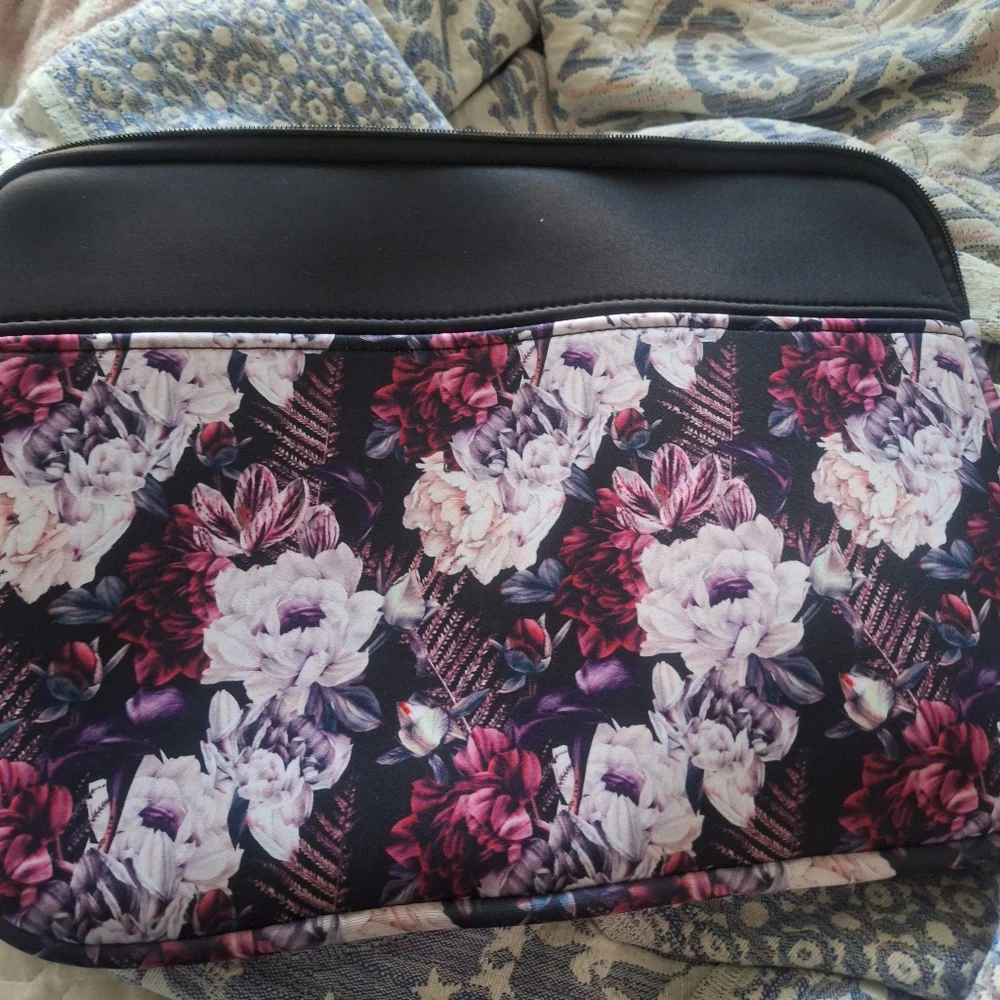 NWT Vince Camuto Laptop Sleeve